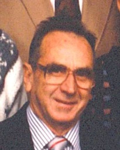 Roy E. Dillon's obituary image