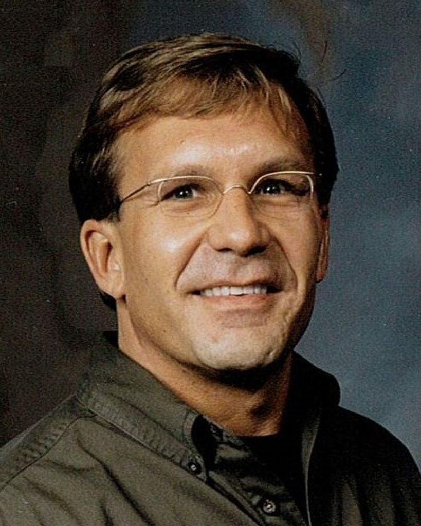 Robert Rychlicki Profile Photo