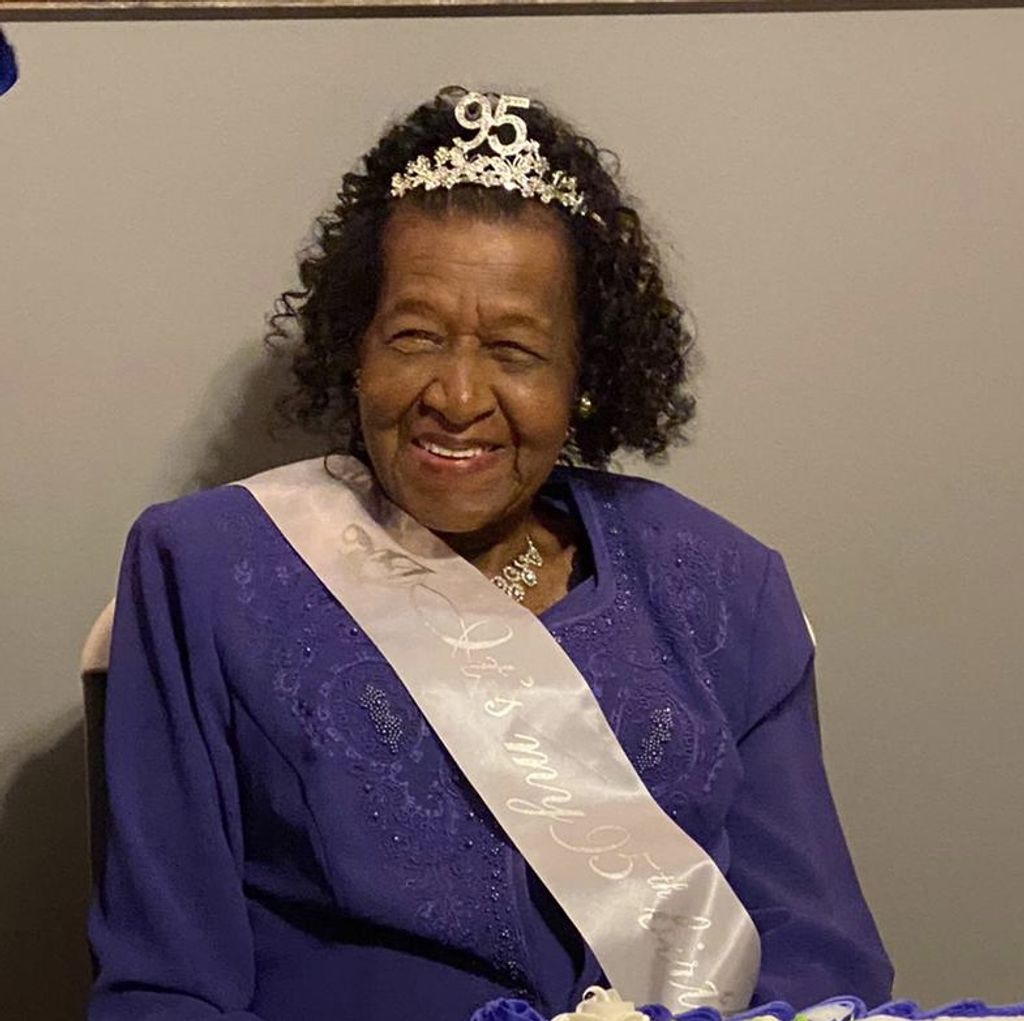 Daphne Urine Reynolds