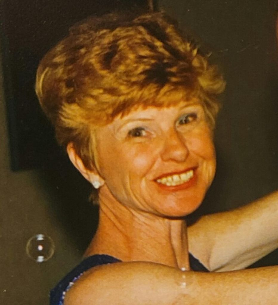 Lorraine Moore Profile Photo