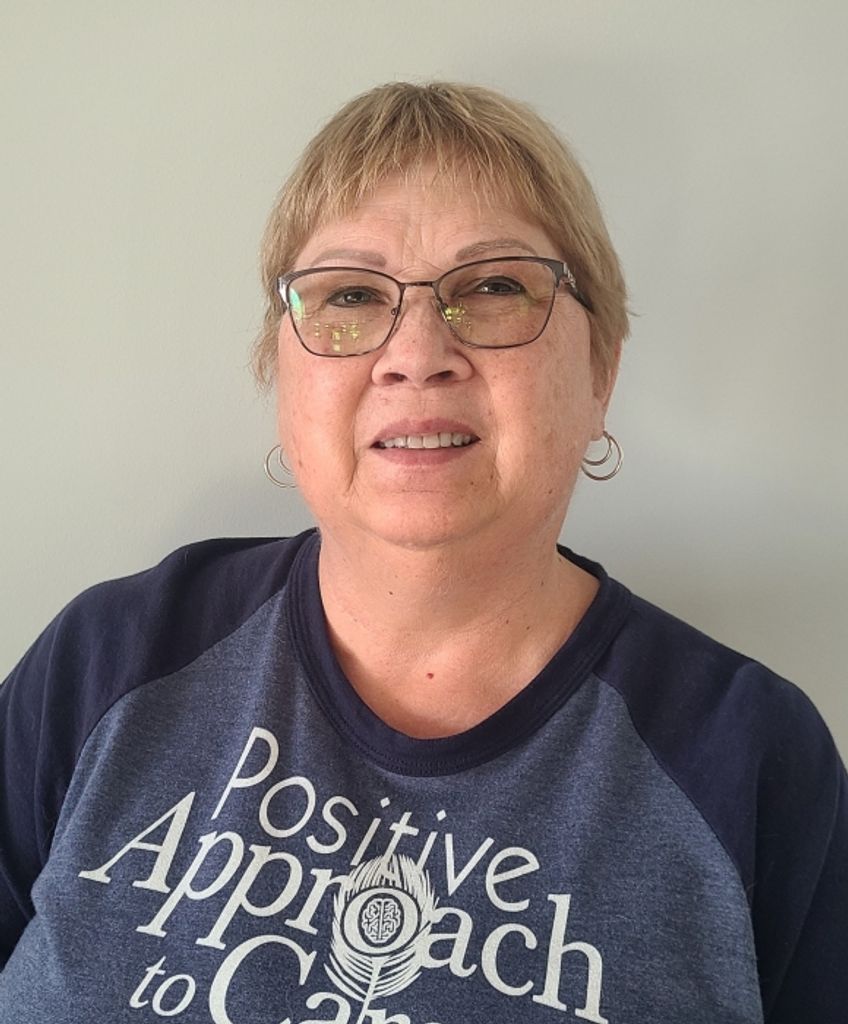 Lynn Ellen (Jones)  Moore Profile Photo