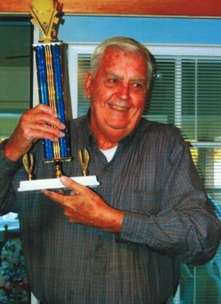 Elliott Walker Profile Photo