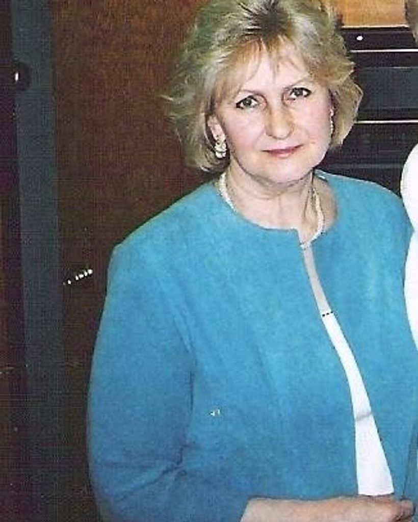 Danuta Elizabeth Combest