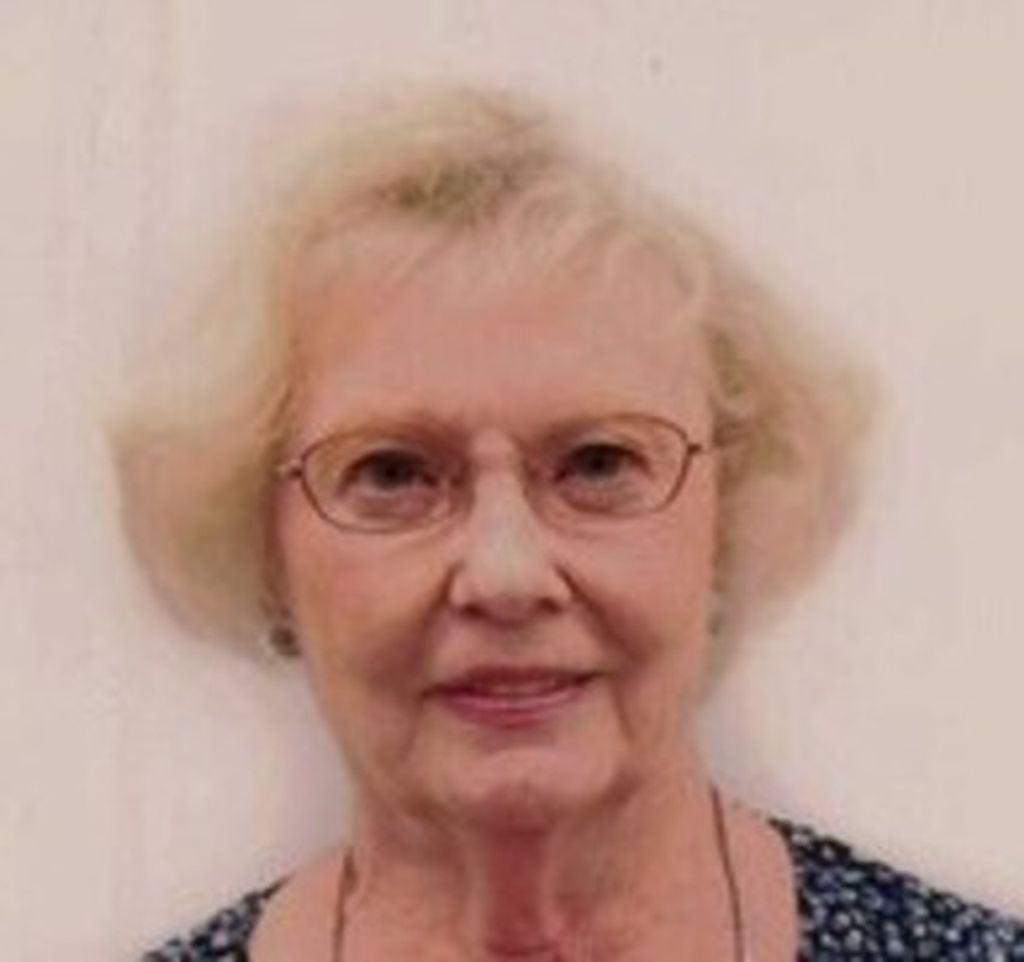 Elizabeth Jane Houck Profile Photo