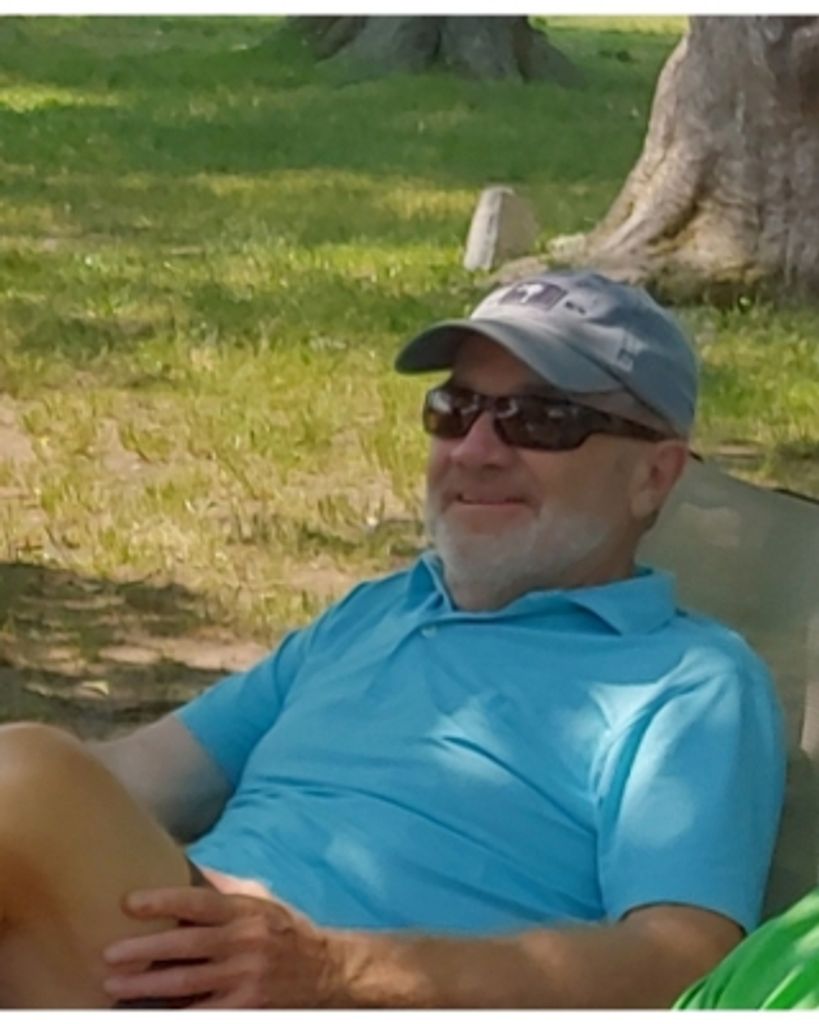 Robert E. Tavares