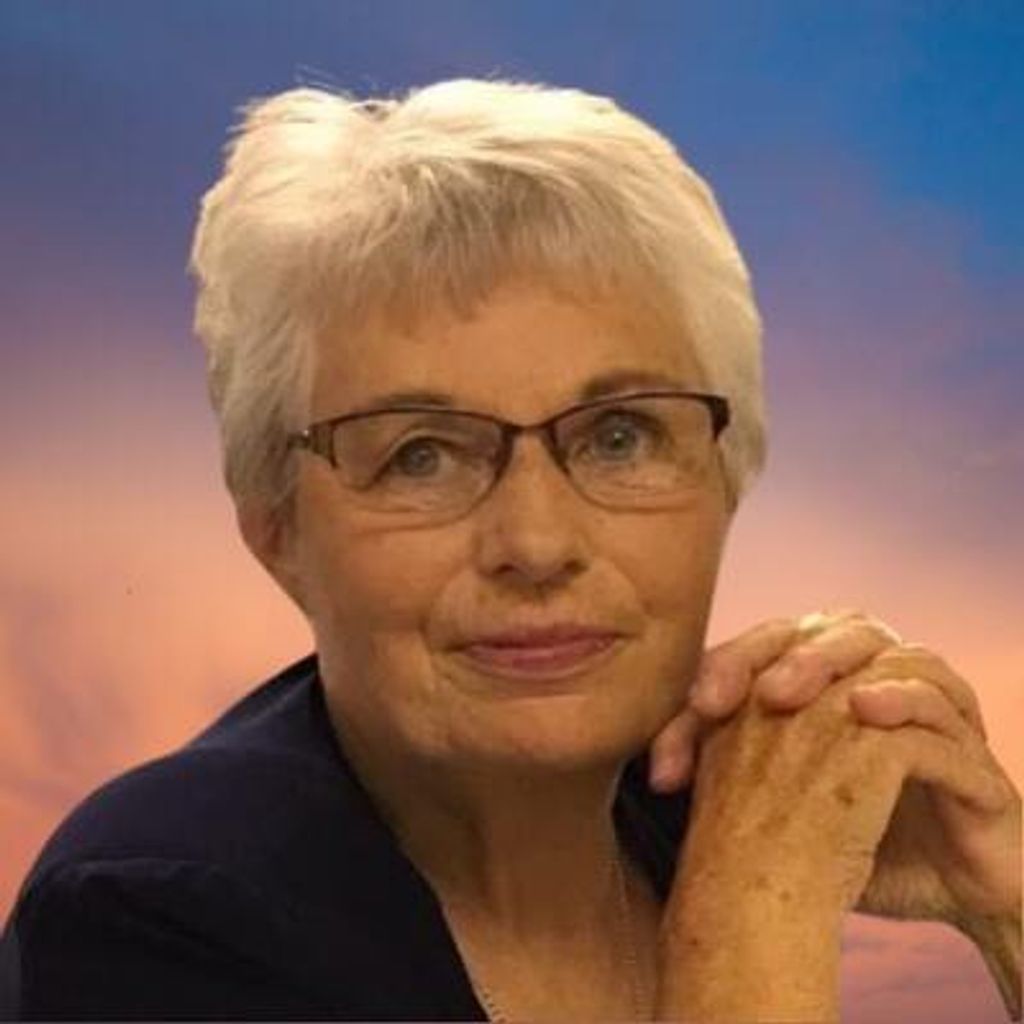 Shirley Olive Short Profile Photo