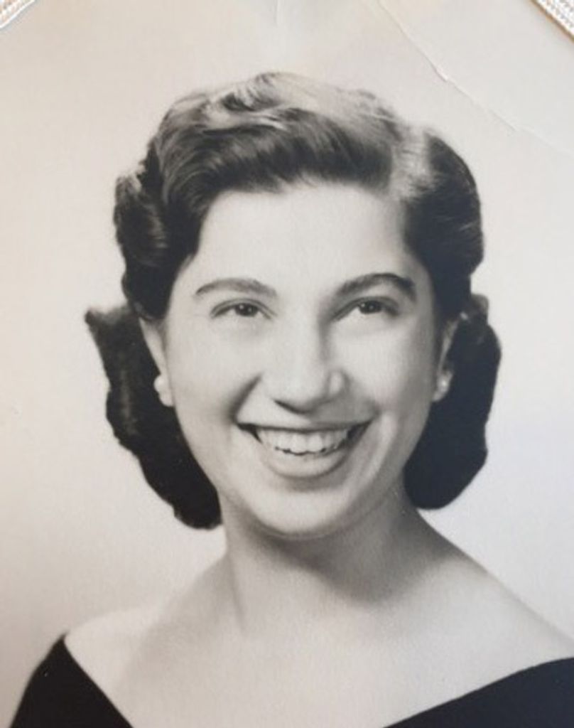 Mary Carabase Triarhos Profile Photo