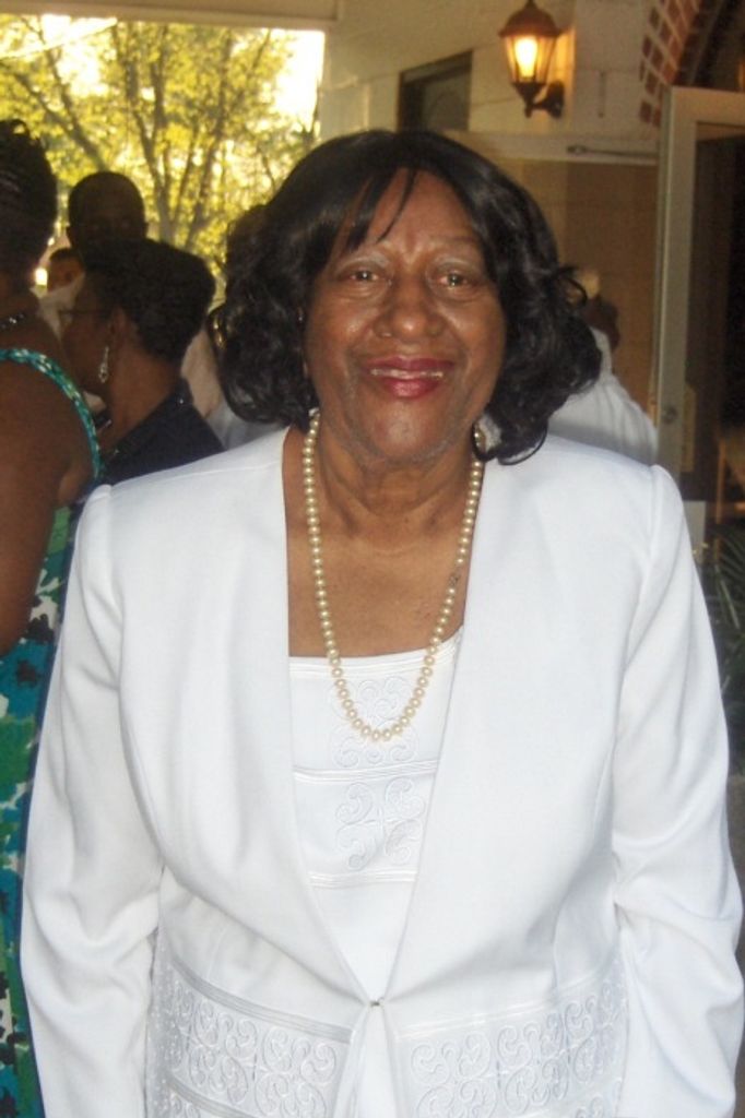 Mrs. Stella Tracy