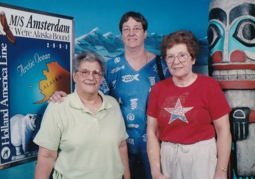 Verna F. Edwards Strandlund photo gallery thumbnail 3 of 75