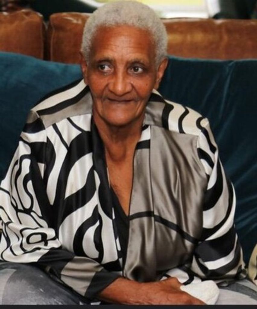 Pauleen Ivery Russell Profile Photo