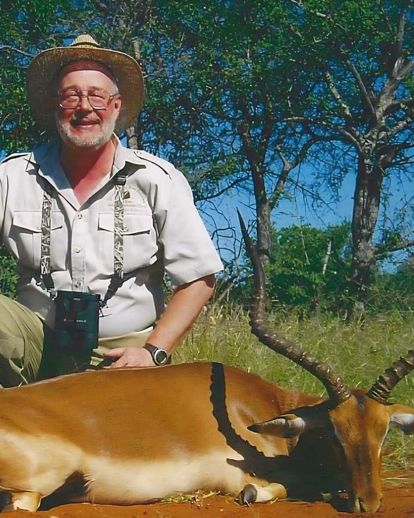 Robert "Bob" D. Thomas