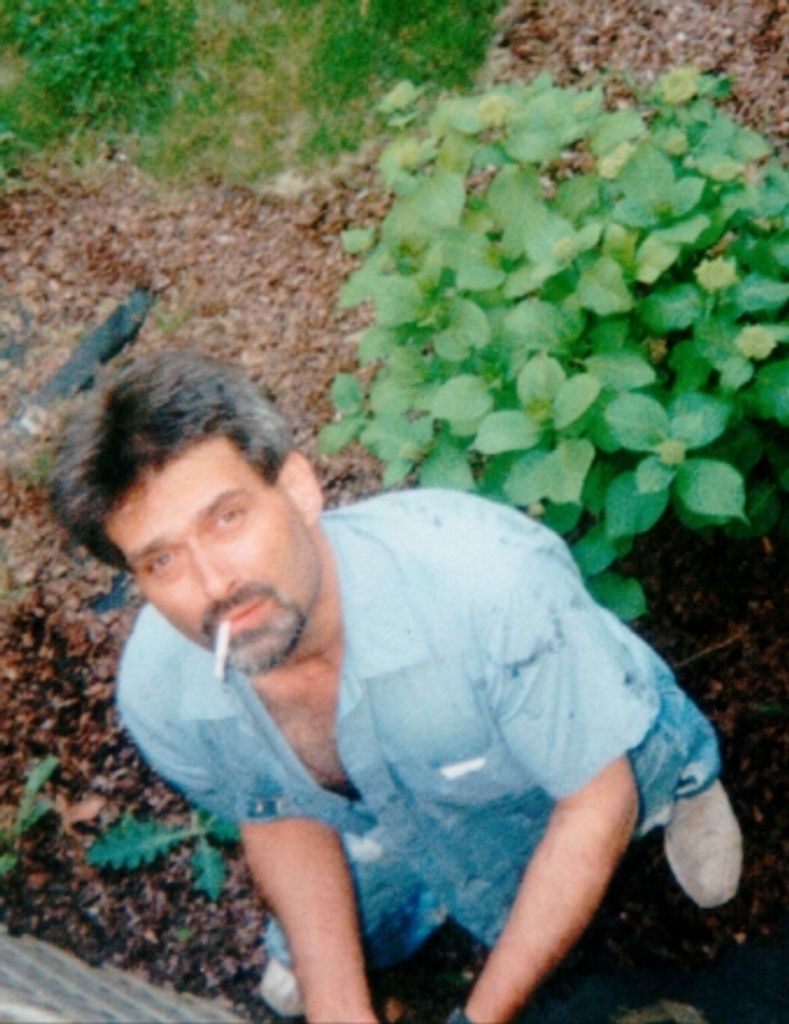 James Dee Wallis Profile Photo