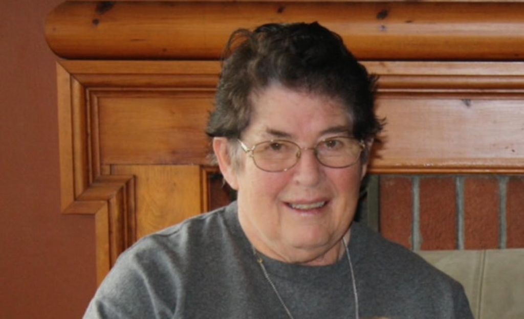 Elizabeth Collins Profile Photo