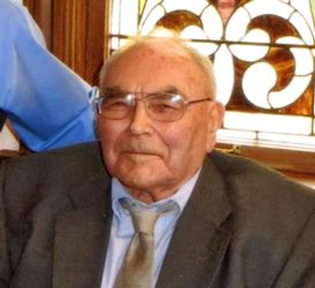 Gordon E. Heyer