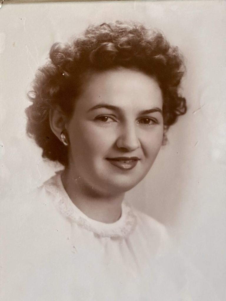 Katherine ”Lucille” (Snyder)  Best Profile Photo