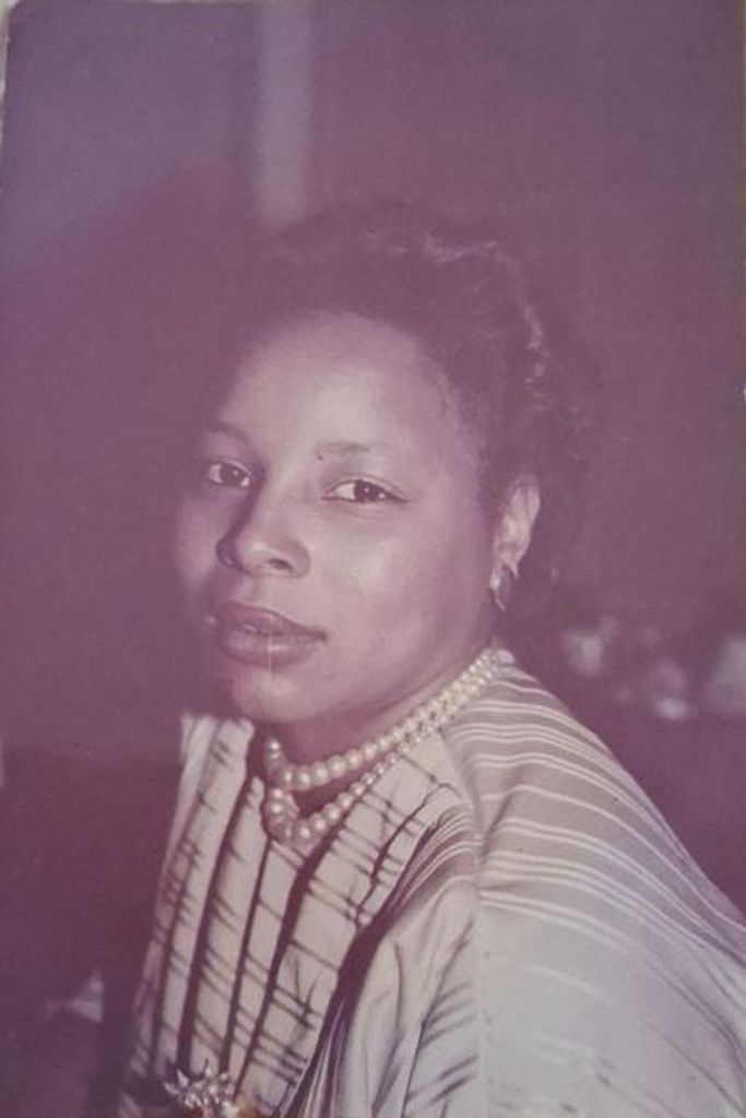 Bertha Mae Lewis Profile Photo