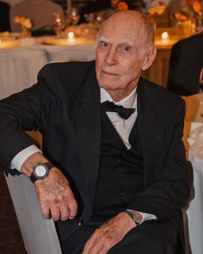Lee E. Hitzeman