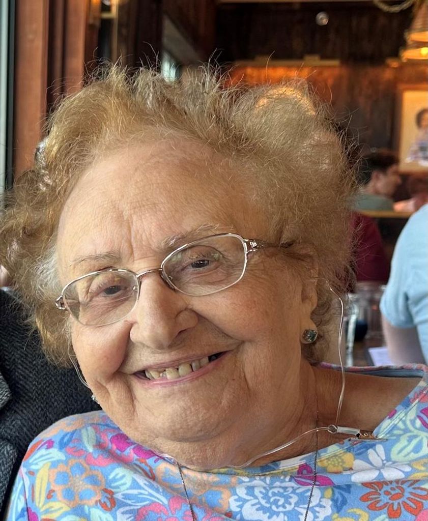 Esther A. Castanheira