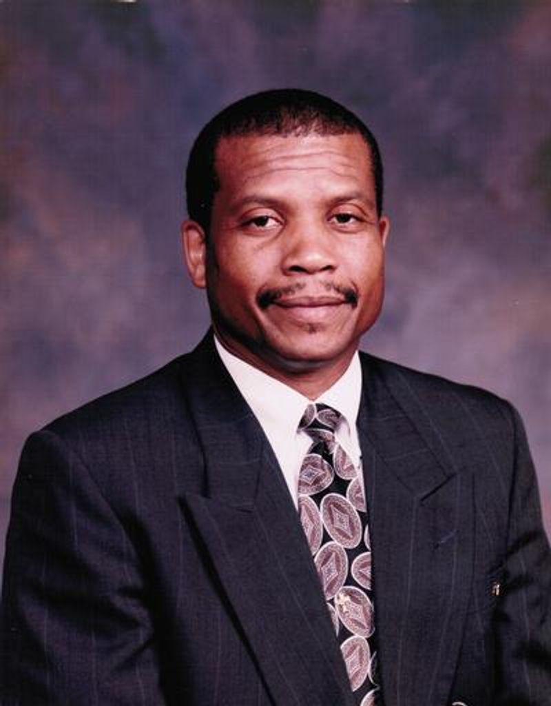 Roy Milburn, Jr. Profile Photo