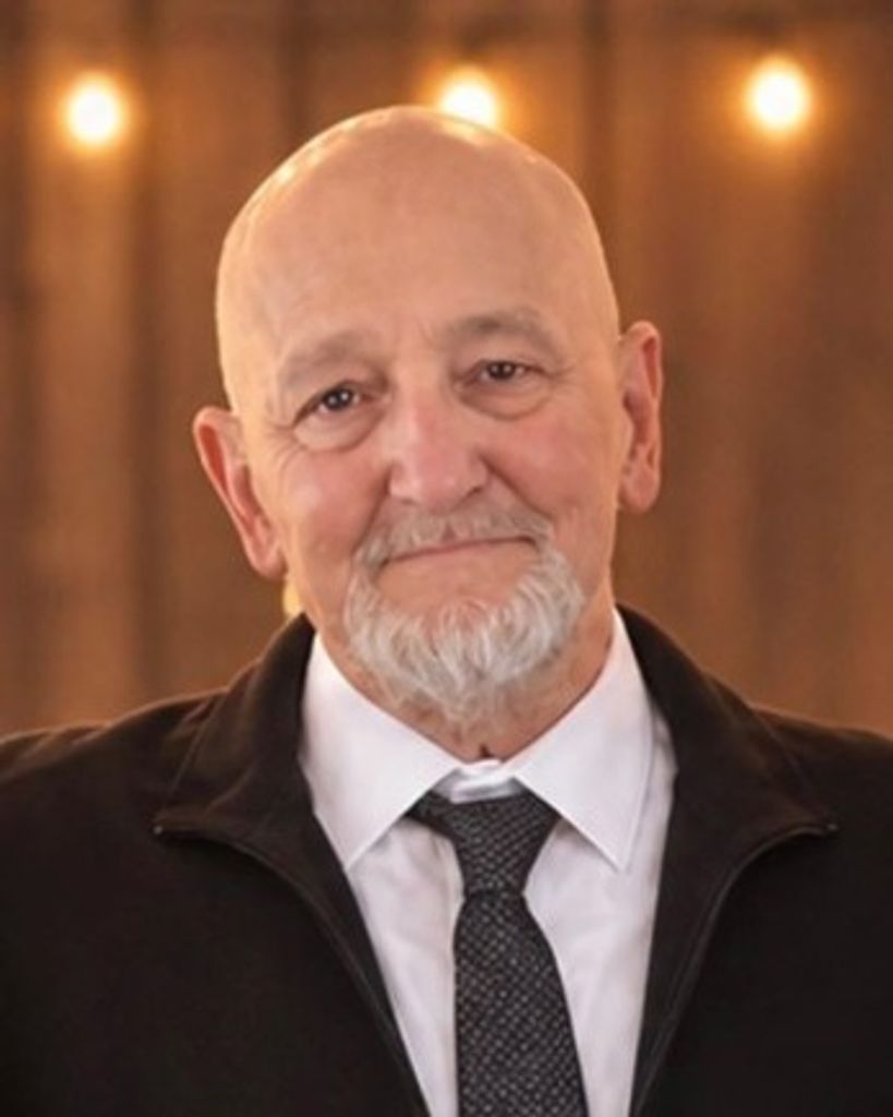 Lee Marshall Whitcomb Profile Photo