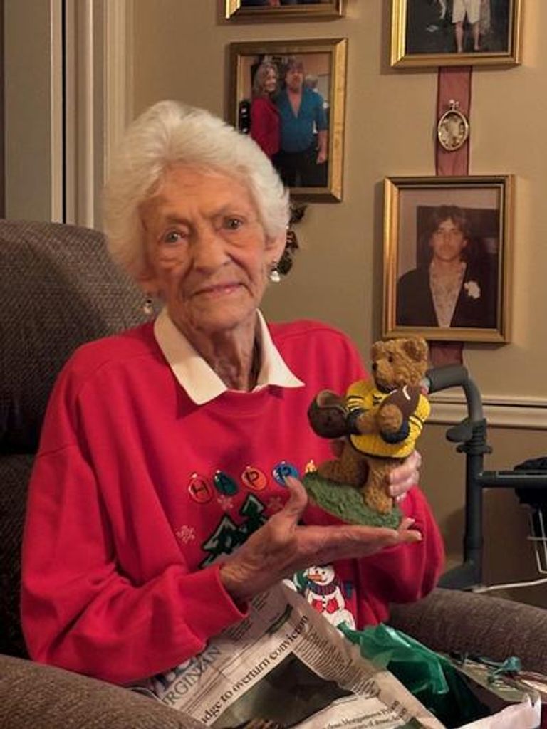 Delores "Dee" Lieving Boord Profile Photo