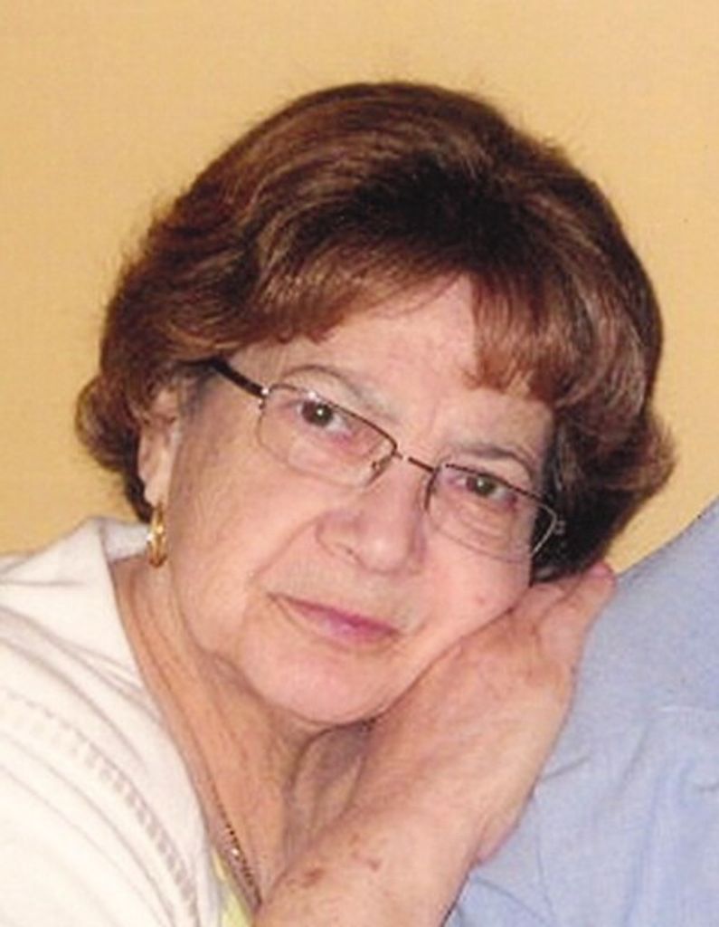 Lorna Gwendolin Reyes Profile Photo