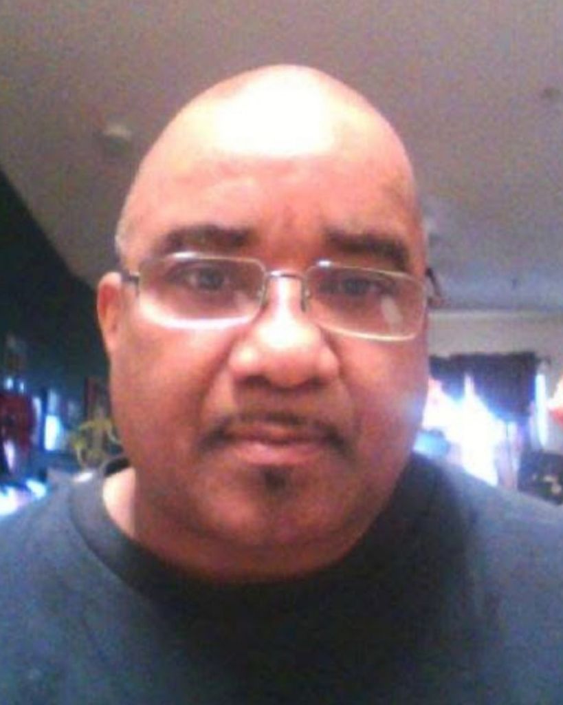 Roberto Sealey Profile Photo