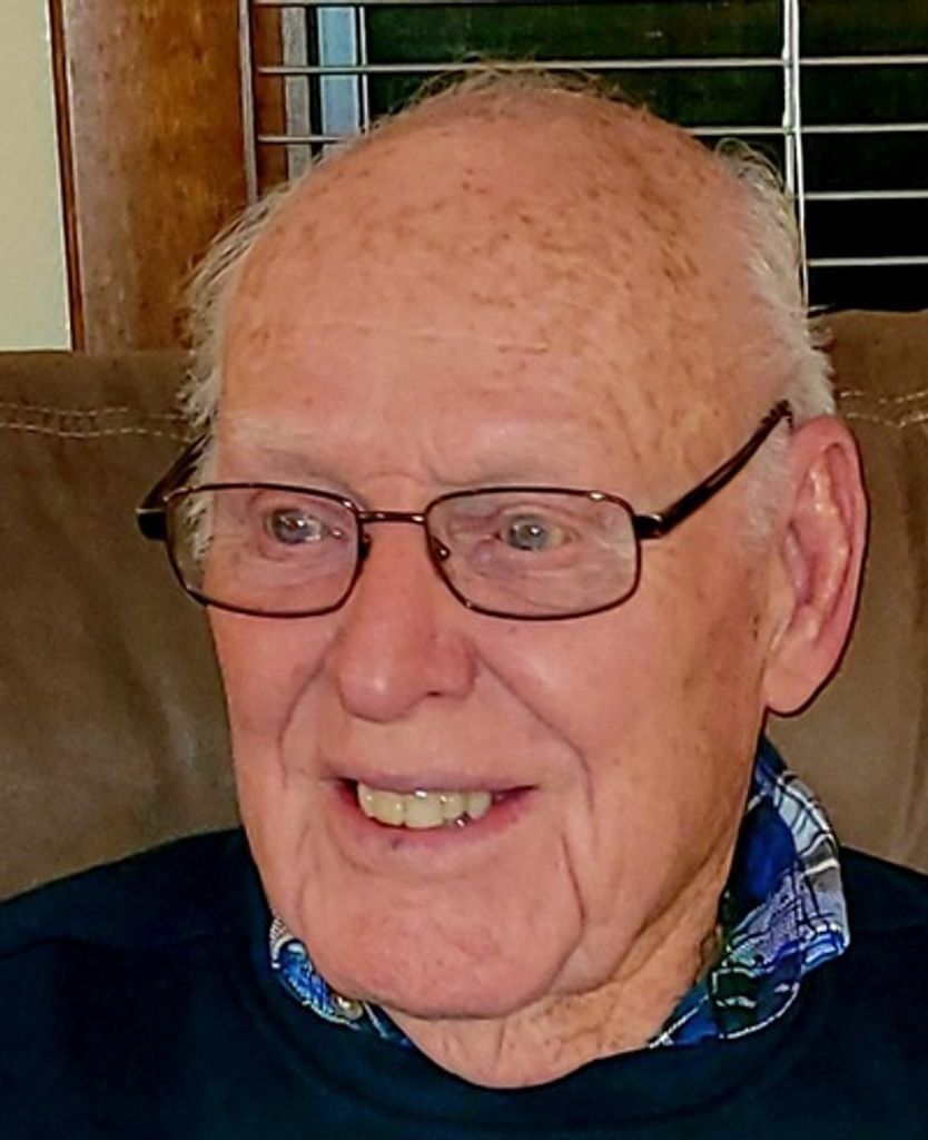 Taylor Dewayne Sanderson Profile Photo