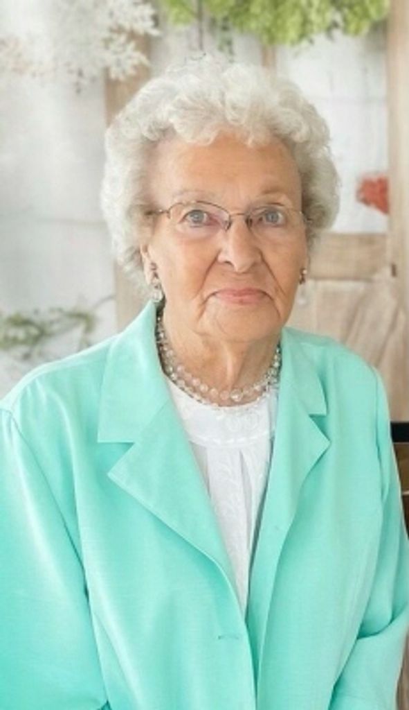 Dorothy 'Dot' Hall Holloway Profile Photo
