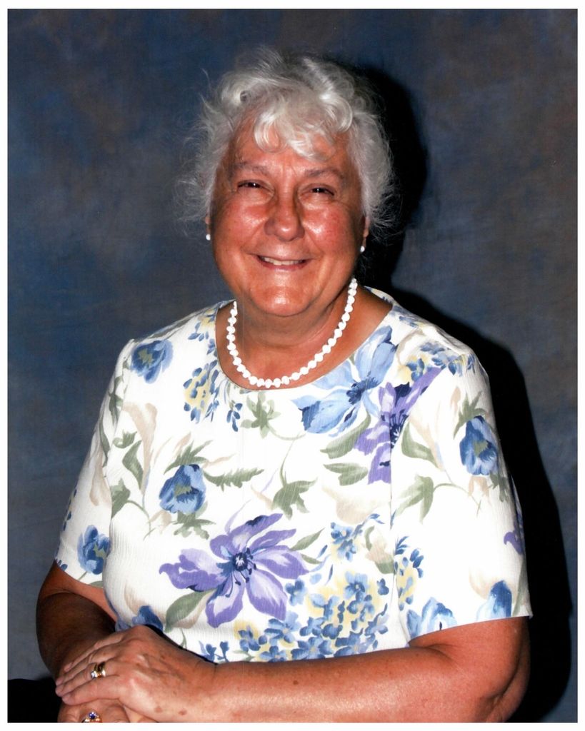 Eva Takacs Nowack Profile Photo