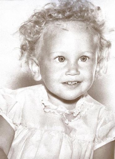 Suzanne Elizabeth Allred photo gallery thumbnail 10 of 20