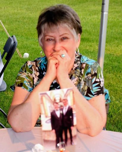 Saundra Lu Davis's obituary image