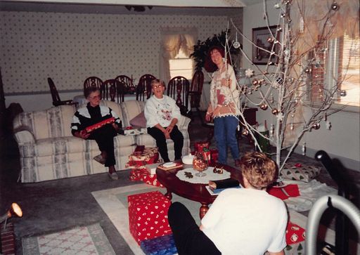 Alice Thompson Benton photo gallery thumbnail 7 of 42