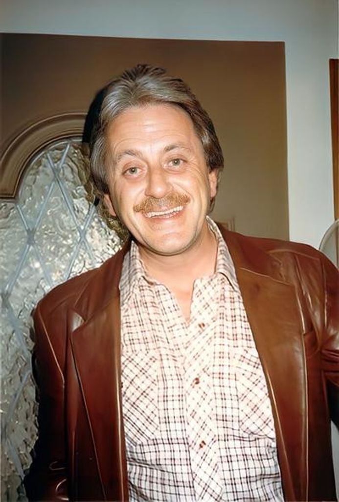 Gordon Stuart Mook Profile Photo