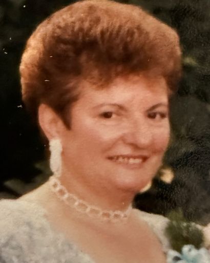 Ema Tomas Profile Photo