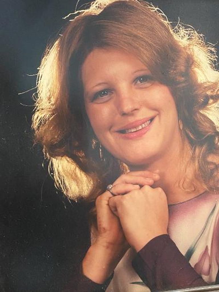 Carolyn Hanbury Dundlow Profile Photo