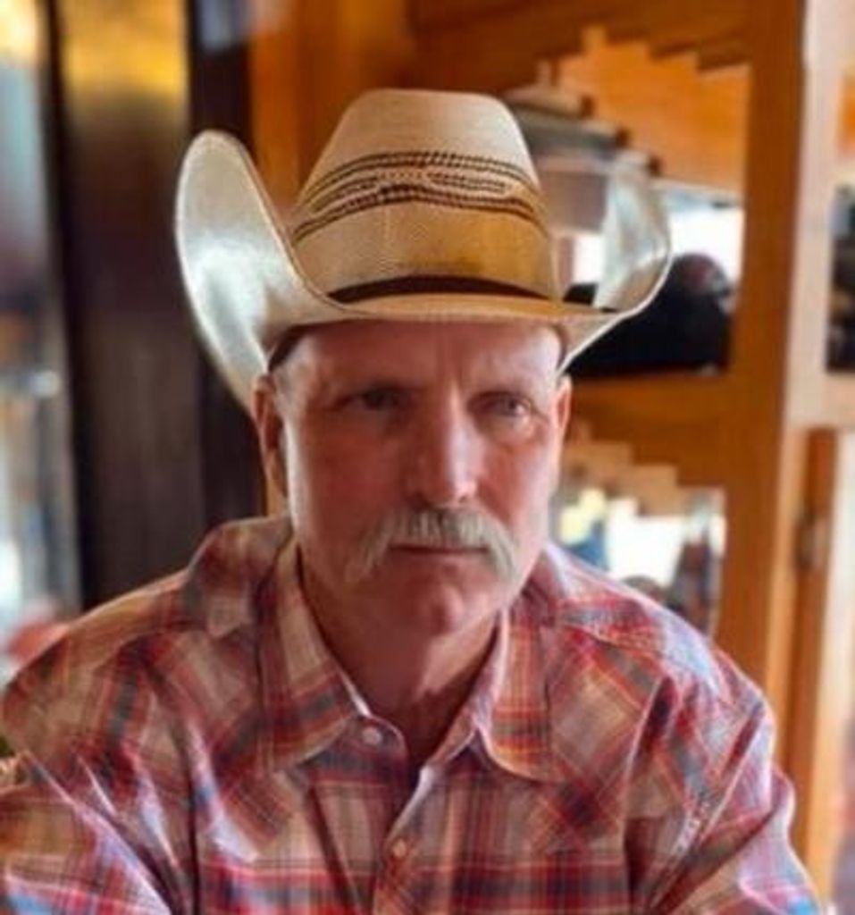 Casey Dan Robinson Profile Photo