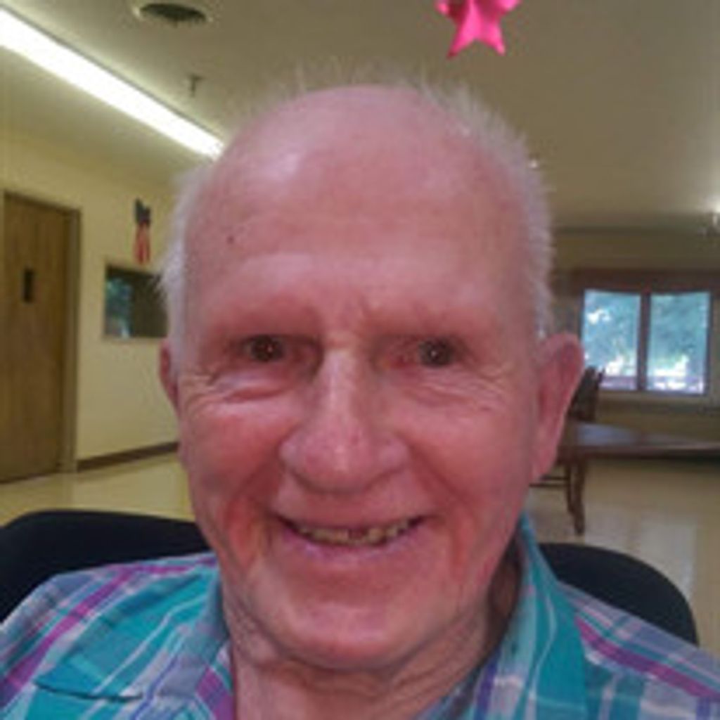 Chuck Saxton