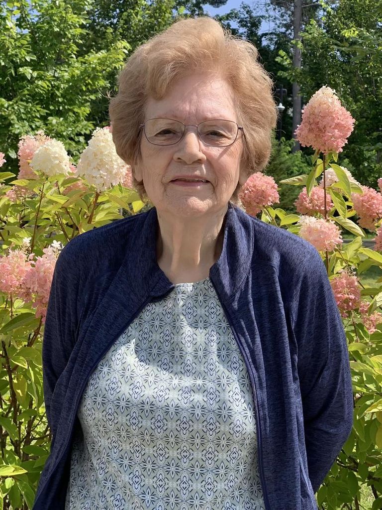 Marilyn "Dolly" Dufour