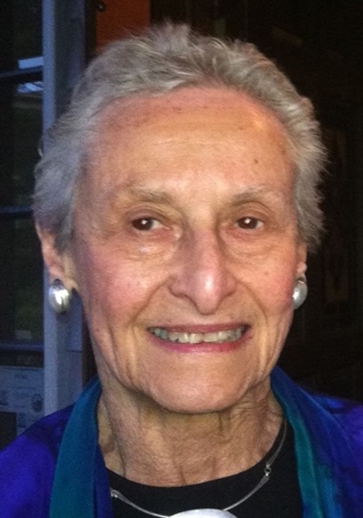 Evelyn L. Lyons