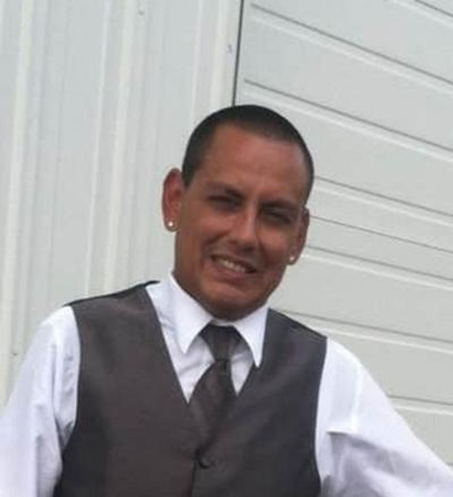 Daniel Lewis Mcnew Profile Photo