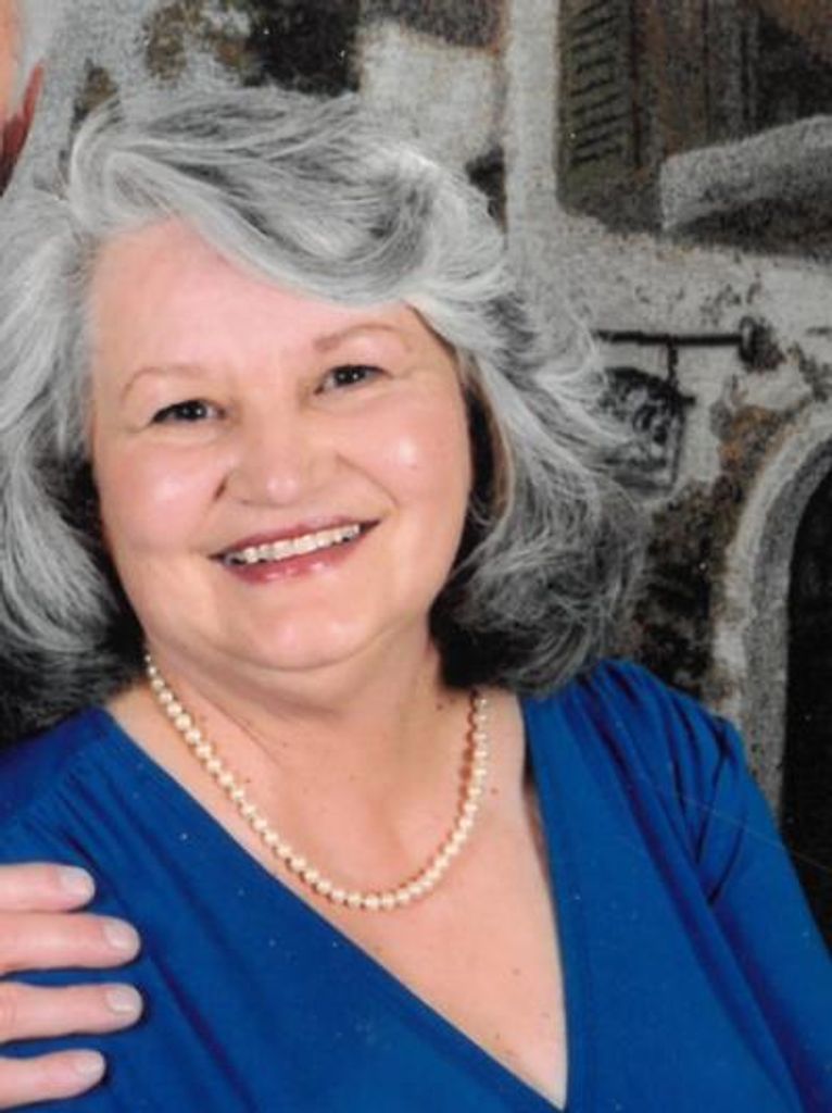 Claire Como Profile Photo