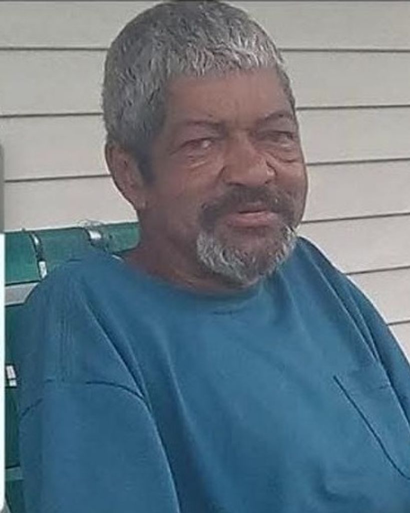 Clark Dukes Profile Photo