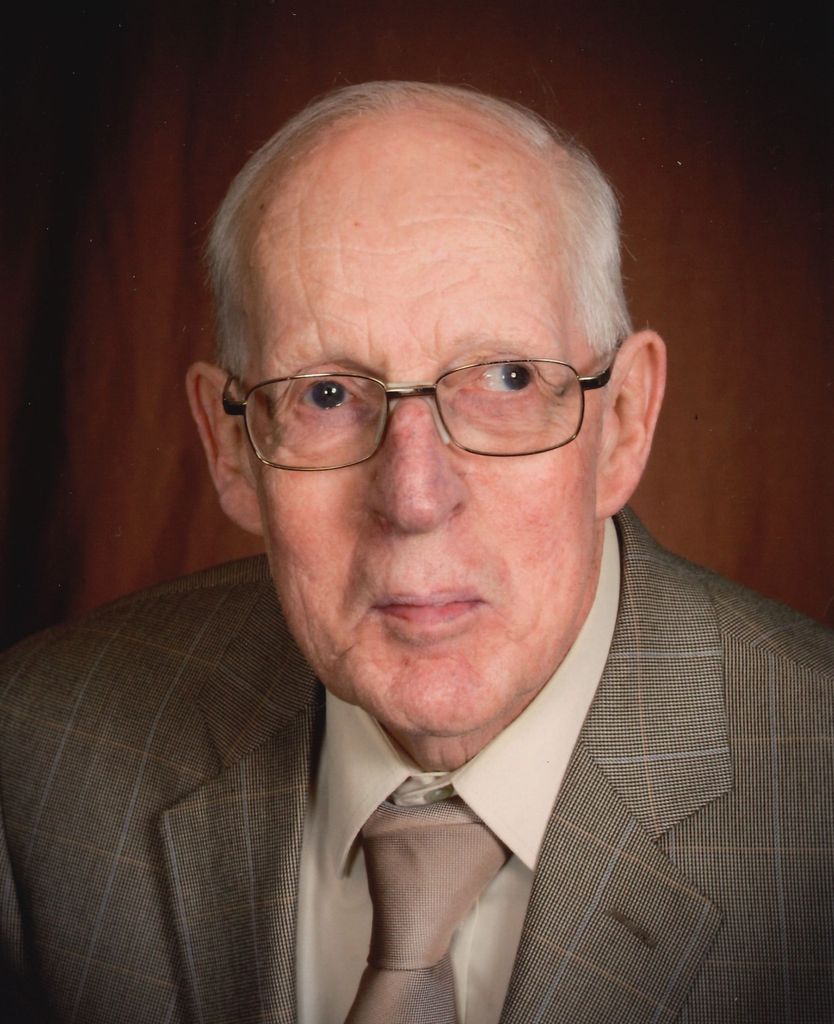 Bernard R “Bernie” Hipp  Sr