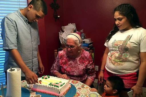 Yolanda C. Gonzalez photo gallery thumbnail 138 of 357