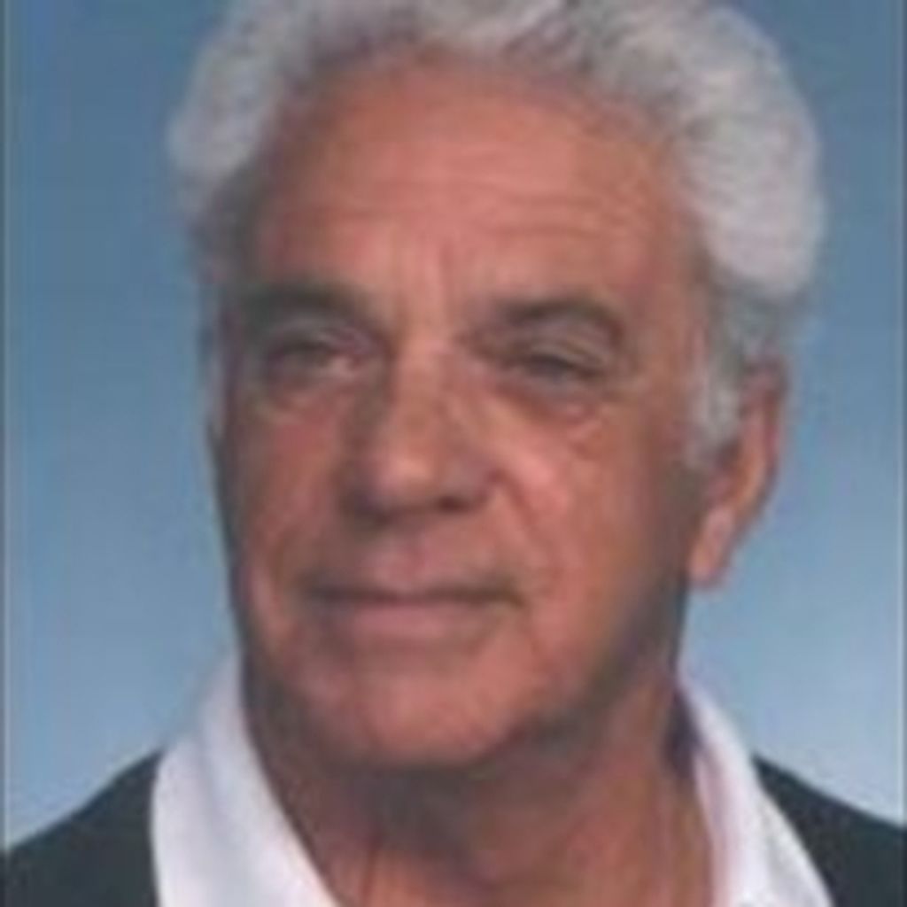 Mr Frederick Souza