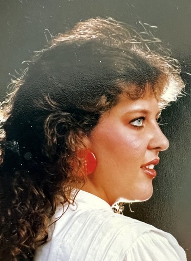Julie Hoffman Middleton Profile Photo