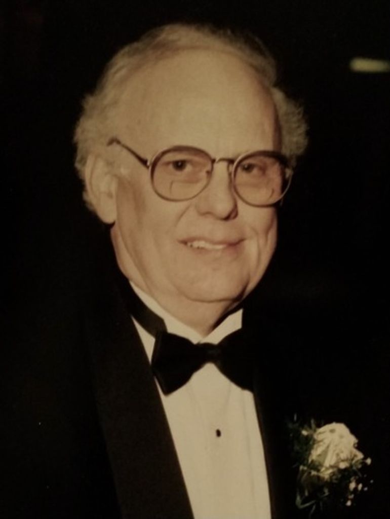 Thomas Elliott Profile Photo