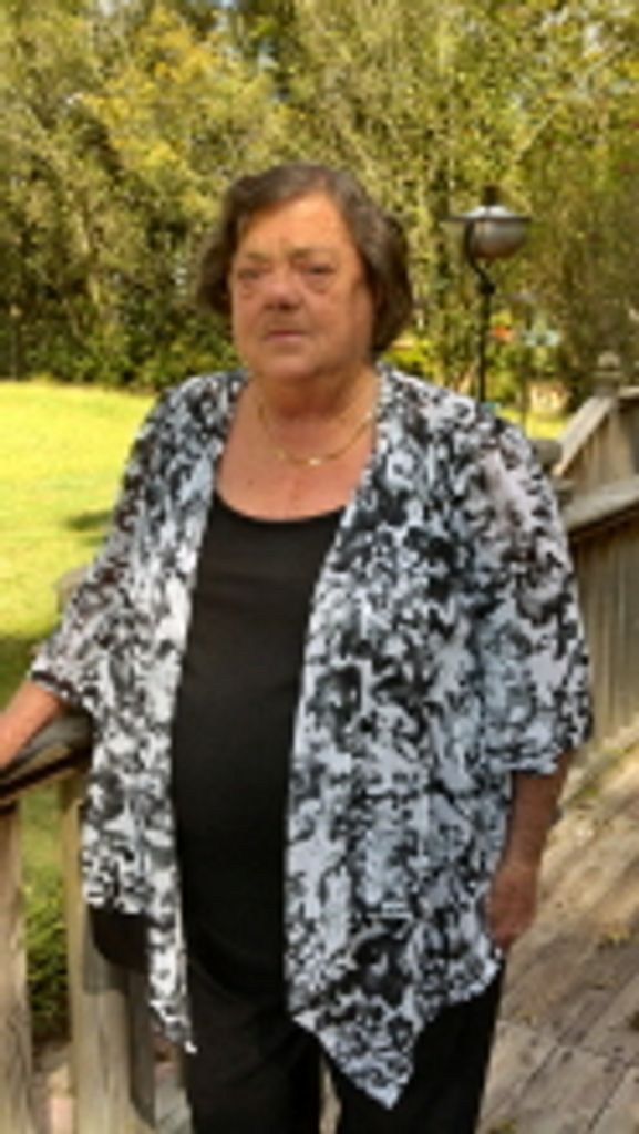 Dorothy  Marie Kitchens