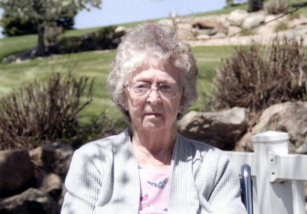 Shirley Mae Linneman